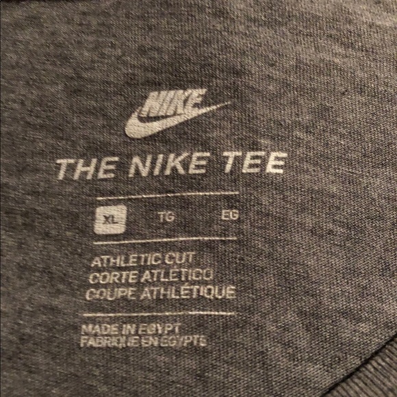 Nike shirt - Picture 2 of 2